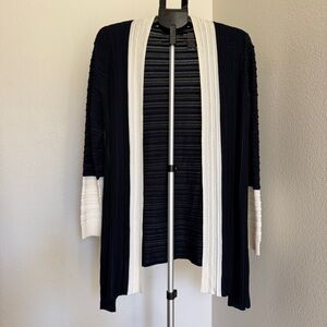 St. John Navy Cream Sheer Knit Cardigan Open Front Lightweight Size Medium READ